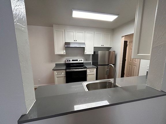 3rd image of 389 Vernon St #109