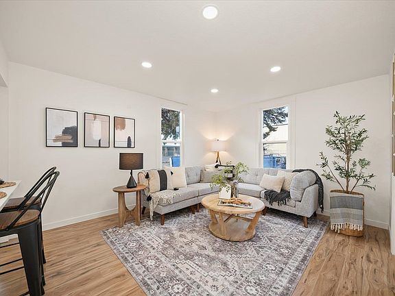 4th image of 2513 N Dakota St