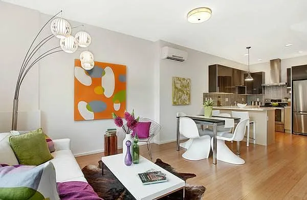 2502 S Dearborn St — Photo 1