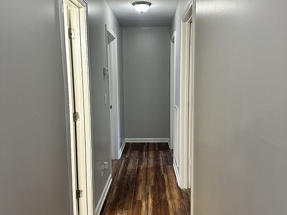 5th image of 121 Hillwood Dr