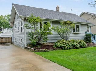 561 S School St, Lombard, IL 60148