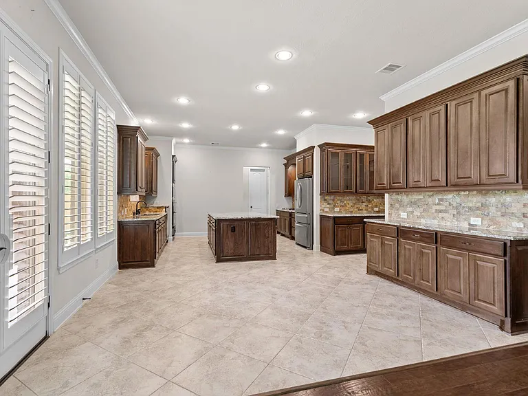 18900 N Bee Cave Springs Cir — Photo 15
