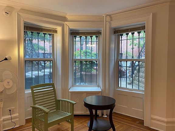 4th image of 520 7th St #1