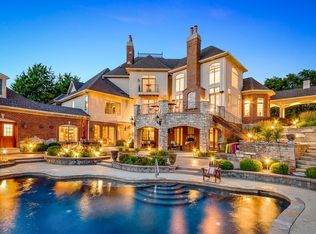 37W545 Highpoint Ct, St Charles, IL 60175