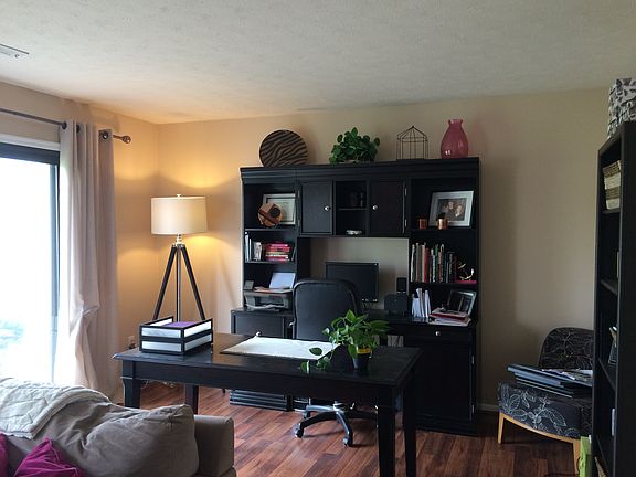 Office or Formal Dining Area