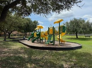 501 Valley Brook Dr, La Porte, TX 77571