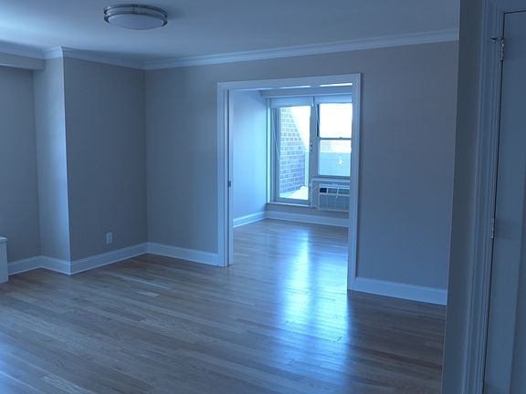 3rd image of 310 Greenwich St #3109J