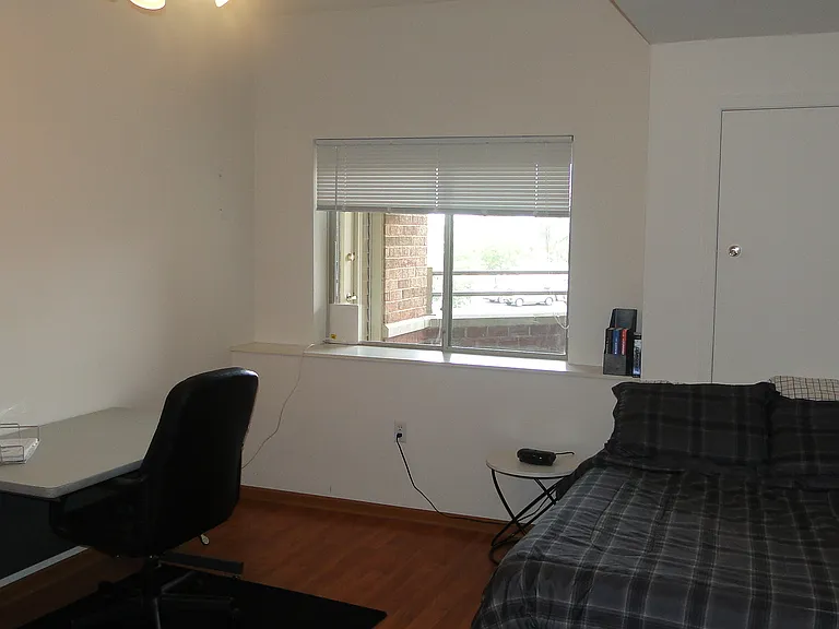 301 Harbour Town Dr #209 — Photo 7