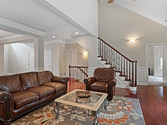 4th image of 1737 Waterleaf Dr