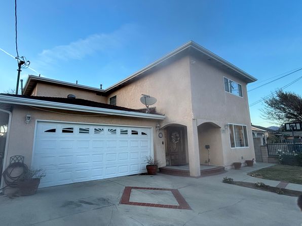 3823 Glen Way
