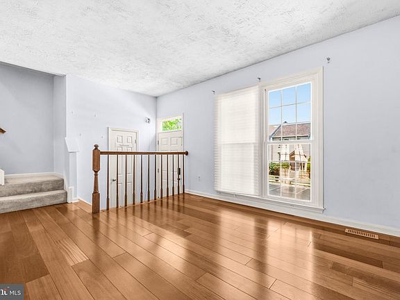 5th image of 7764 Black Horse Ct