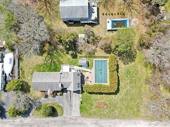 3rd image of 18 Captain Towne Rd
