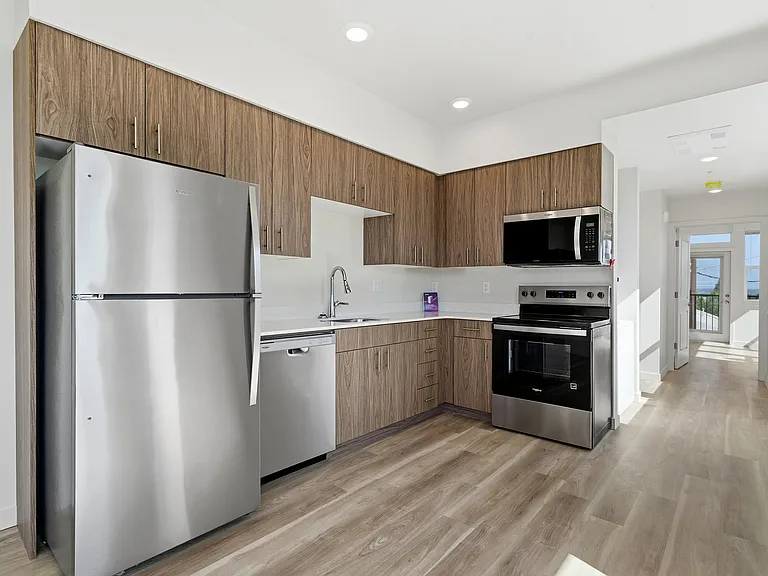 Evergreen Peak Apartments — Photo 15