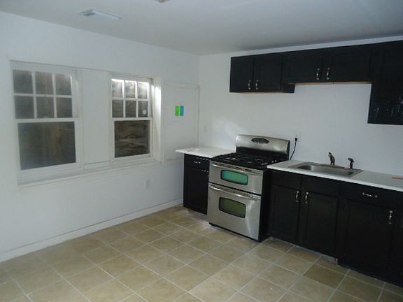 3rd image of 2522 Southdene Ave