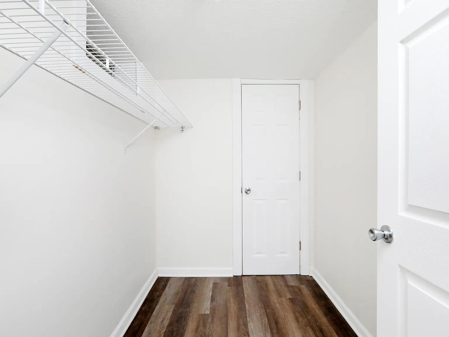 640 SE Boone Dr — Photo 2