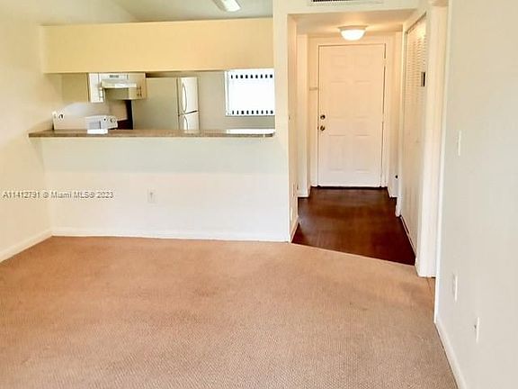5th image of 9987 Nob Hill Ct