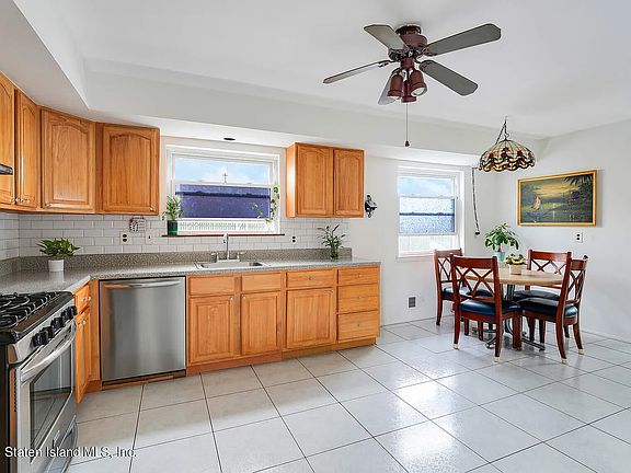 5th image of 25 Ledyard Pl #1