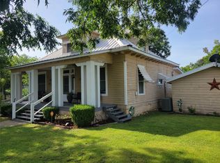 706 W Wrights Ave, Comanche, TX 76442