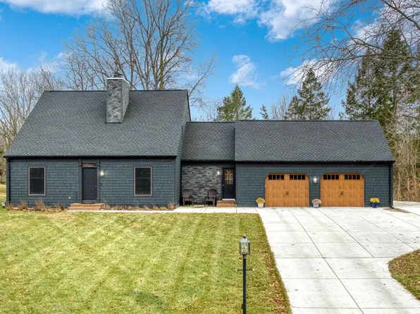 1544 Brookfield Ct, Adrian, MI 49221