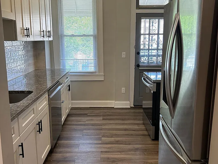 2828 Lake Ave — Photo 6