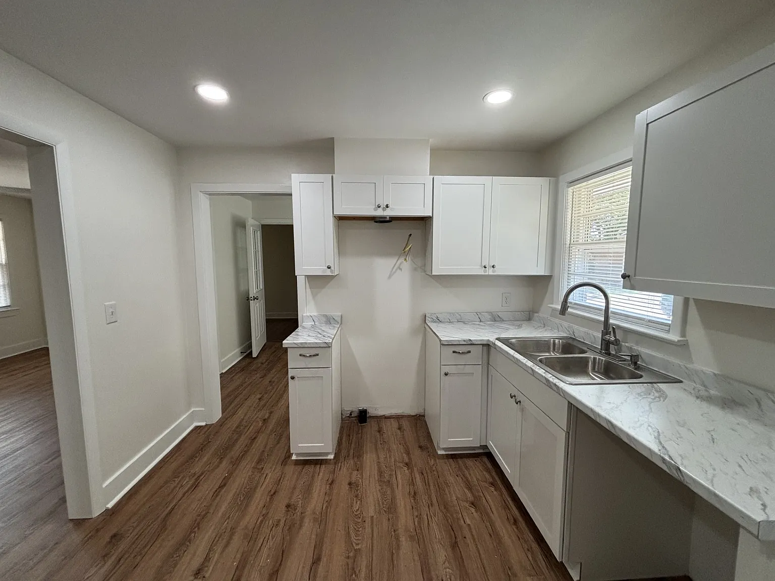 3 bed, 1337 sqft, $2,700 — Photo 3