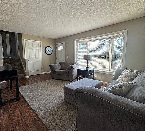 Living Room 18 X 11