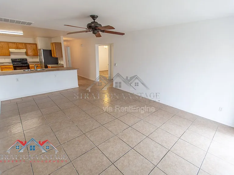 5706 N 74th Dr — Photo 29