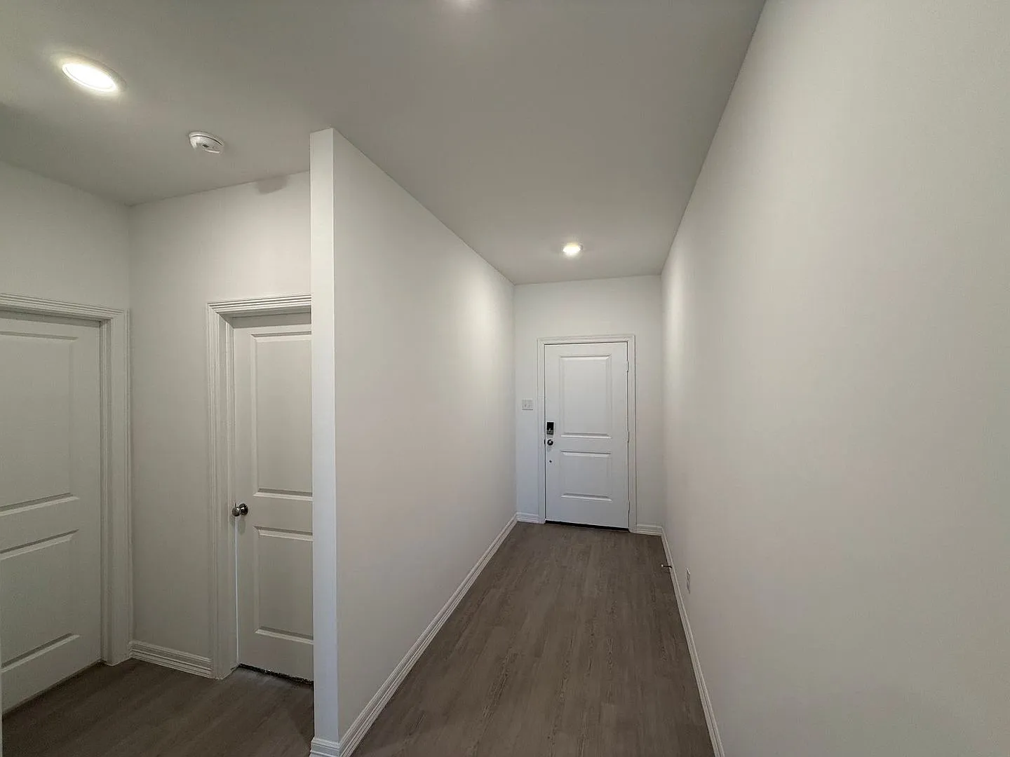 Luxurious and Spacious 4 Bedroom Home in Mustang School District — Photo 2