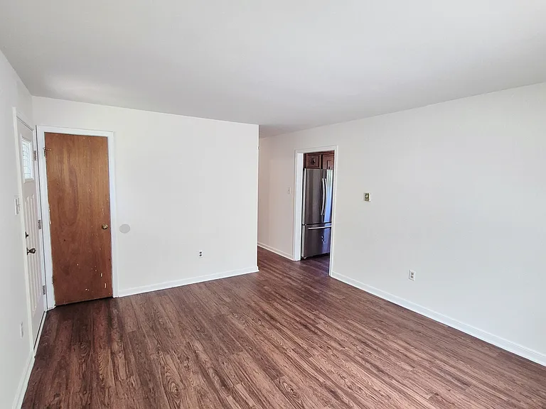 1412 Blair St — Photo 4
