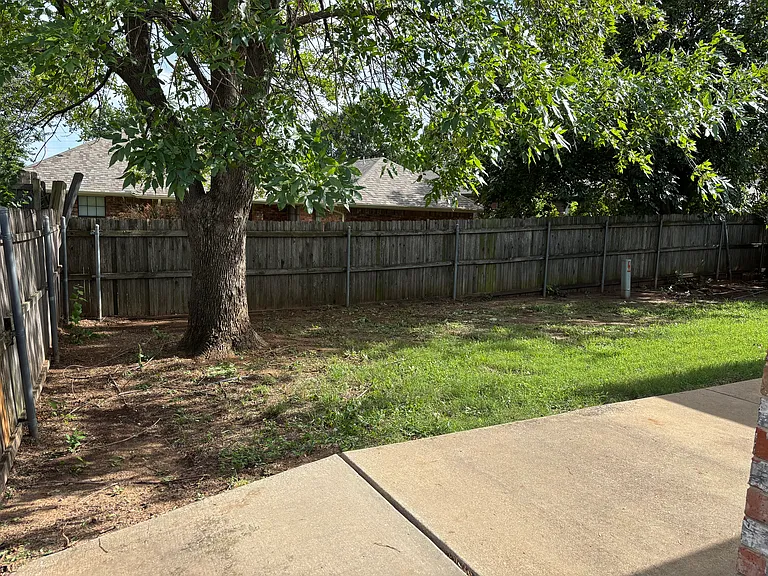 1112 SW 132nd Pl — Photo 27