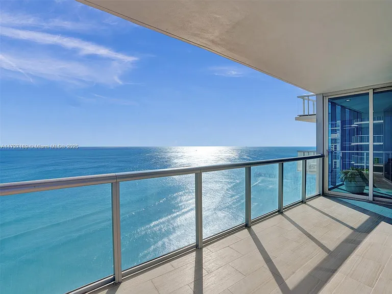 17001 Collins Ave #2308 — Photo 17