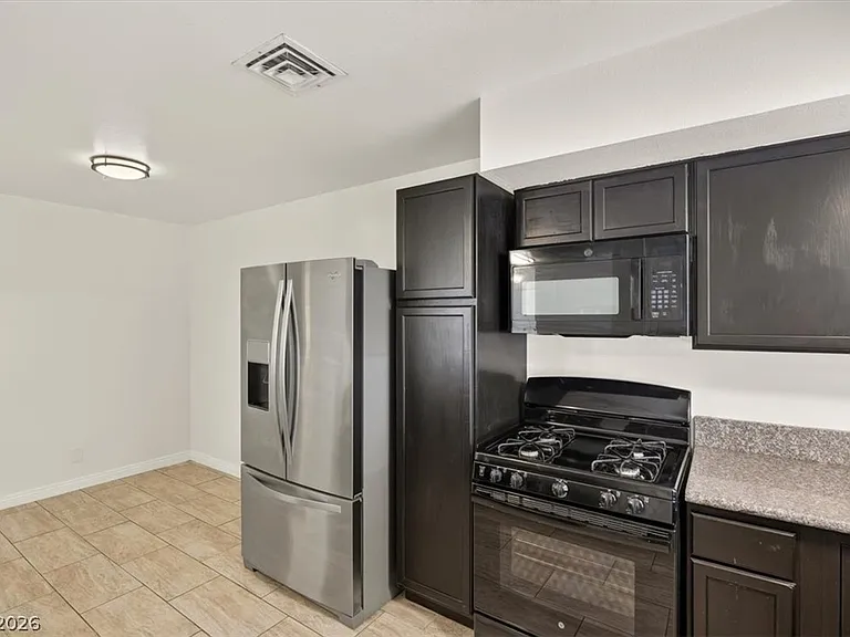 6834 Grandola Dr — Photo 18
