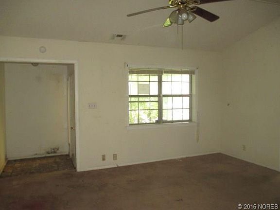 3rd image of 402 W Harrison Ave