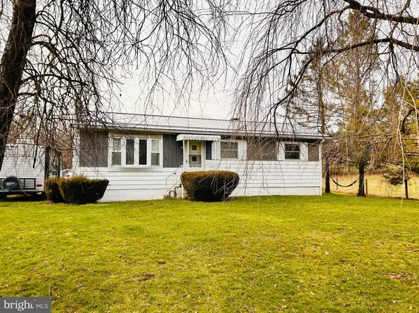 102 Sheep Hill Ln, Millheim, PA 16854