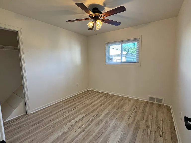2431 Grange Rd — Photo 20
