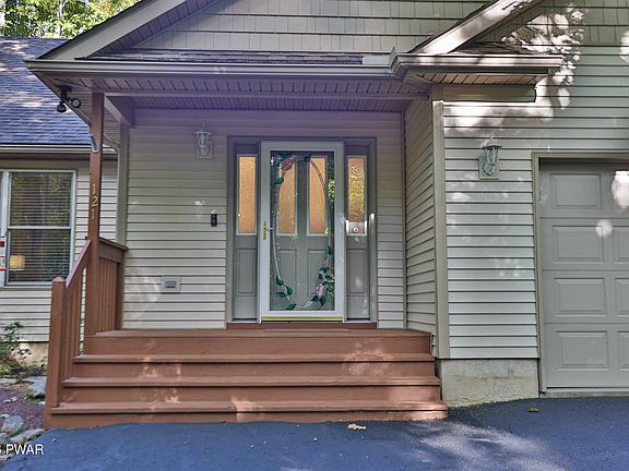 3rd image of 121 Gold Rush Dr