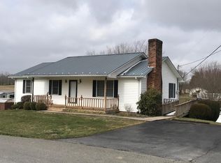 711 Country Ln, Chilhowie, VA 24319