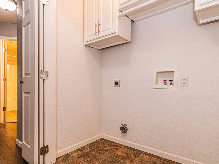 1316 Elm Creek Dr — Photo 18