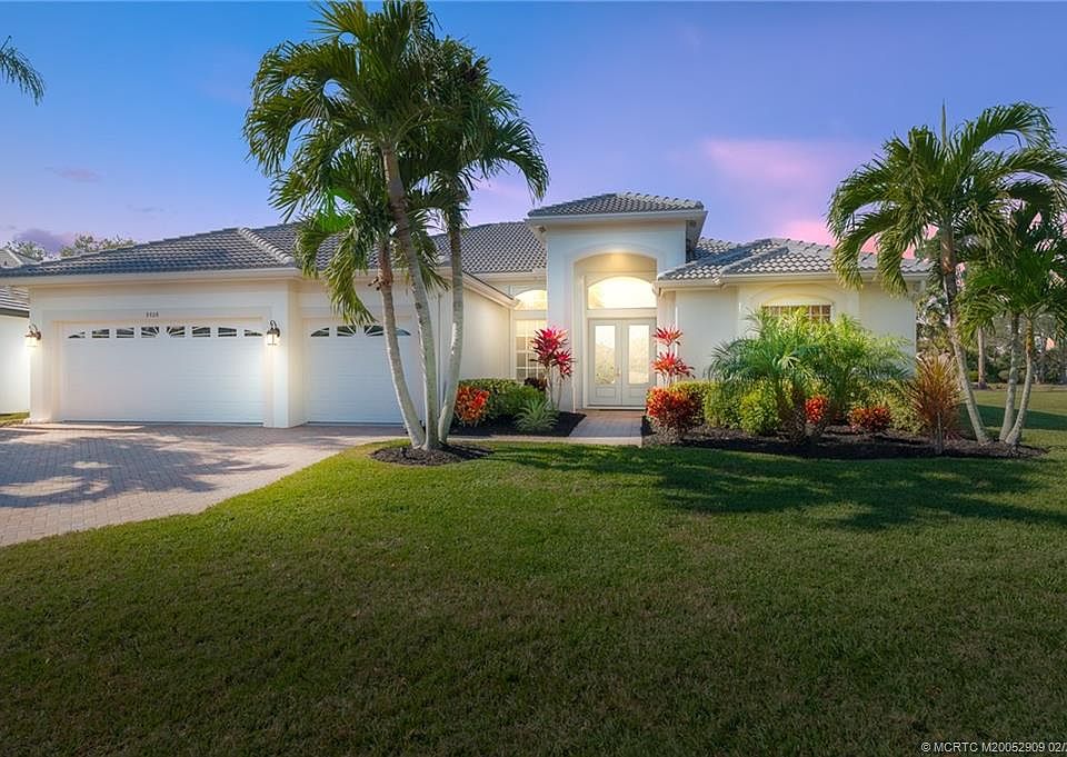1st image of 2028 SE Oxton Dr