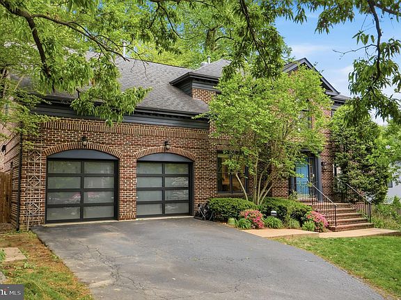 3rd image of 2235 Military Rd