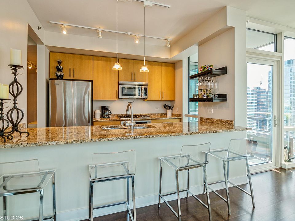 1st image of 505 N McClurg Ct APT 3006