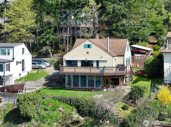 2519 E Phinney Bay Place, Bremerton, WA 98312