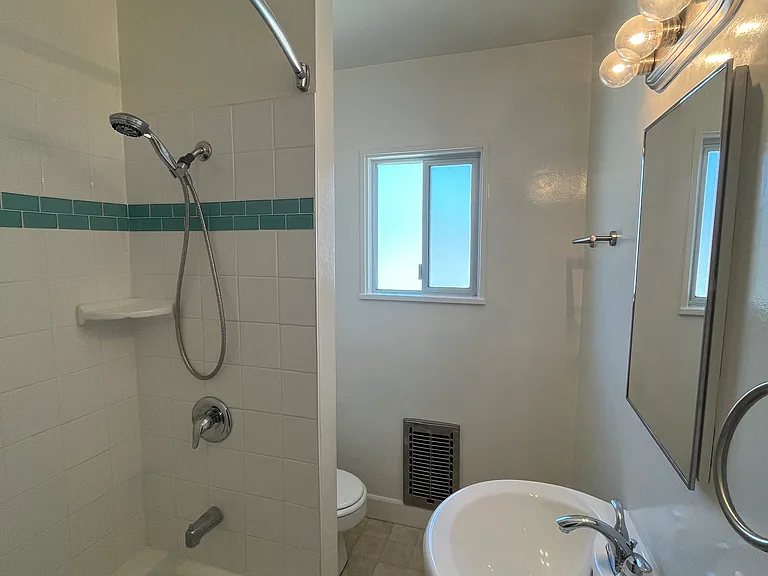 1826 Montana Ave #C — Photo 4