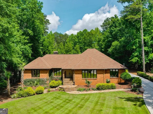 1385 Northcliff Trce, Roswell, GA 30076