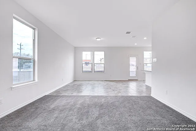 4 bed, 3.0 bath, 2080 sqft, $2,500 — Photo 4