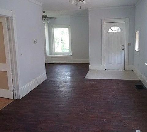 3rd image of 3140 W 82nd St