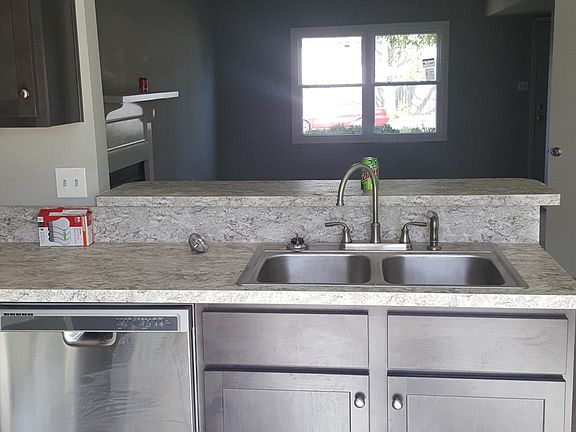 3rd image of 689 Eureka Springs Dr