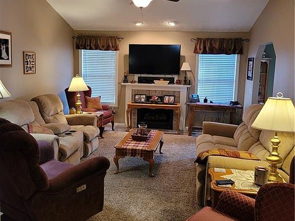 5th image of 3639 N Lakeshore Dr