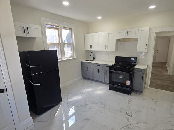 250 Amherst St #2B