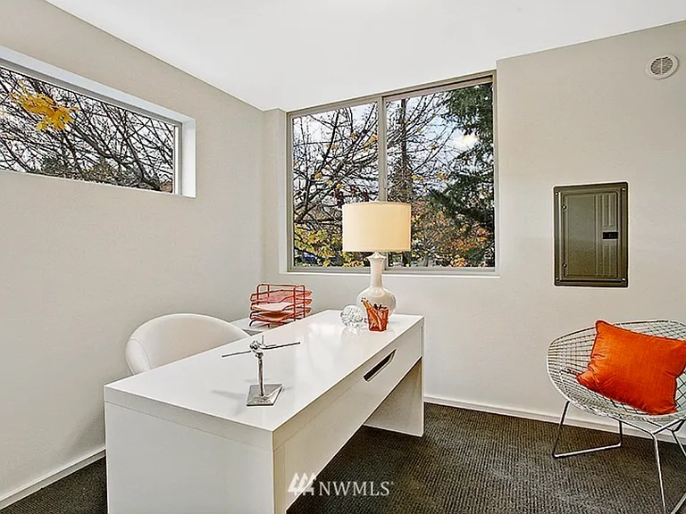 2500 S Dearborn St — Photo 11
